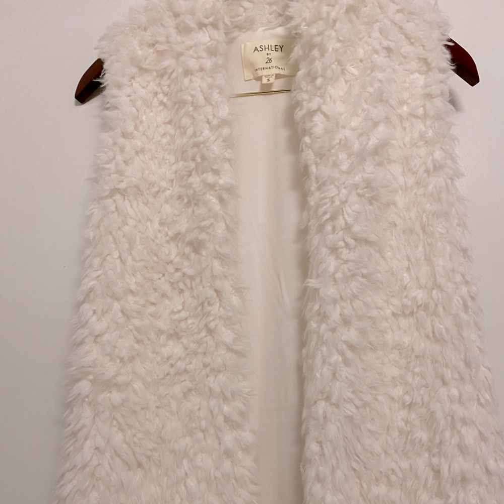 Ashley 26 faux fur vest